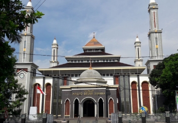 masjid-dari-depan