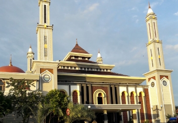 masjid-dari-samping