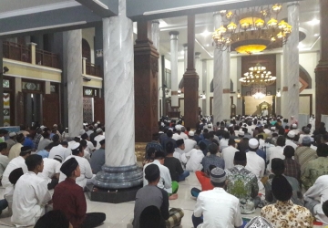sholat-gerhana-bulan4